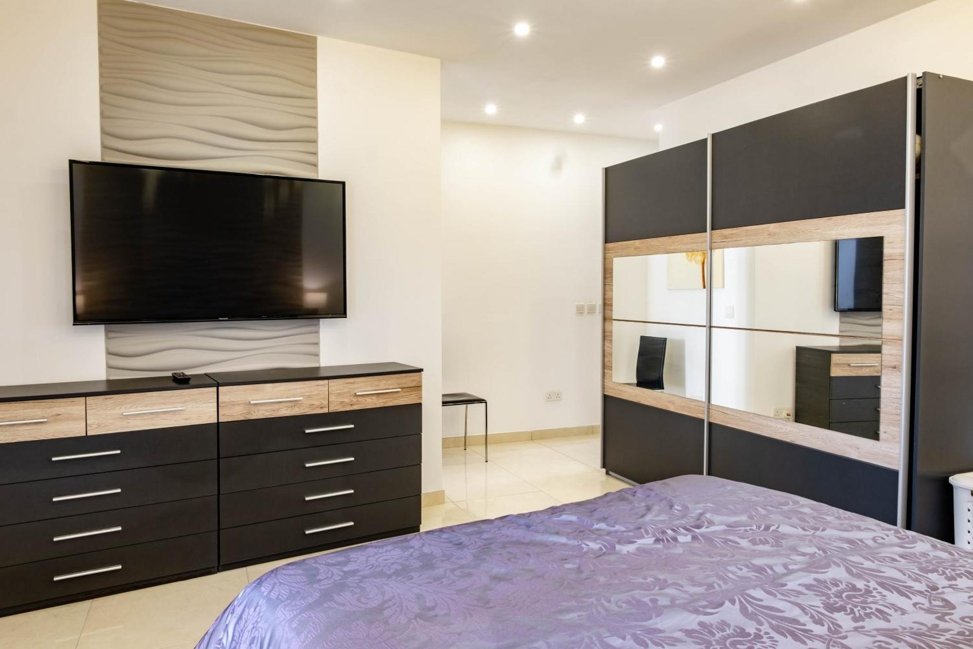 Mellieha, Luxury 3 Bedroom Azure Maisonette Apartment Mellieha